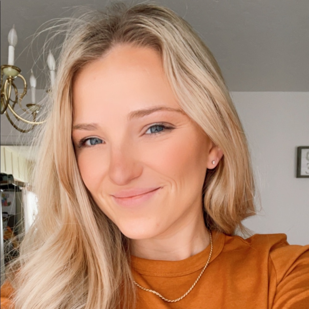 Meet your Posher, Abby